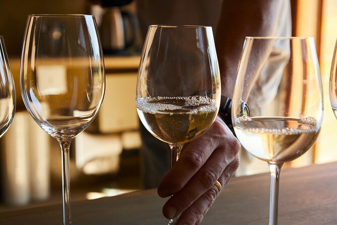 3 Italian sparkling wines and how to distinguish them: Prosecco, Franciacorta.. - Why Milan Is a Smart Base for Prosecco vs Franciacorta