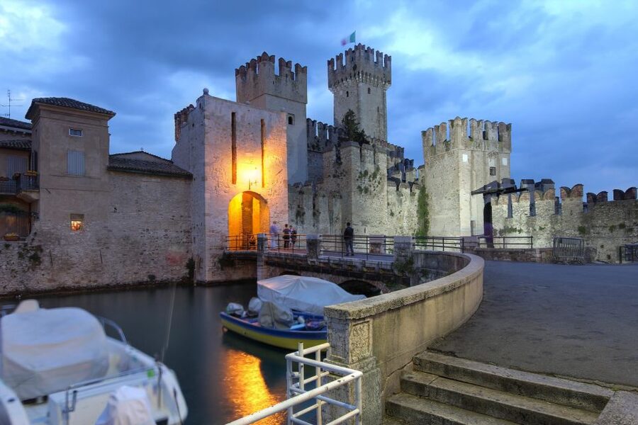 6-Day North Lakes: Milan & Bernina Express Experience - Verona as a museum en plein air, plus Franciacorta wine tasting
