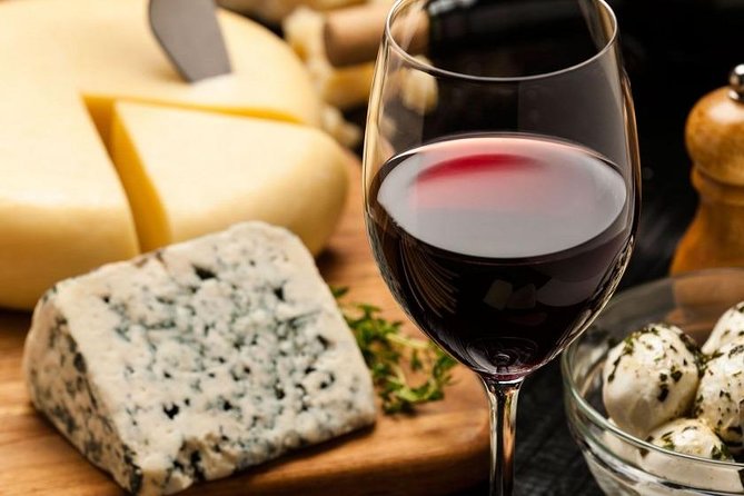 A food-tour among the old crafts and market places in Milan - Salame Milano and Gorgonzola, the Tasting That Sets the Tone