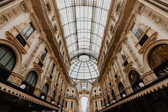 BERGAMO ORIO AL SERIO - Milano airport transfer with private Luxury Van - Service style: private, professional, and group-friendly