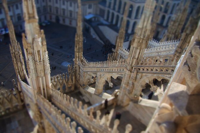 Cathedral & Skyline: Duomo di Milano Tour with Rooftop Access - Headsets, guide commentary, and why the tour order matters