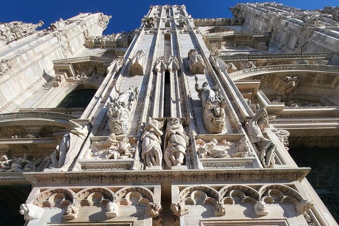 Cathedral & Skyline: Duomo di Milano Tour with Rooftop Access - Stop 1: Inside the Duomo, what to look for beyond the obvious