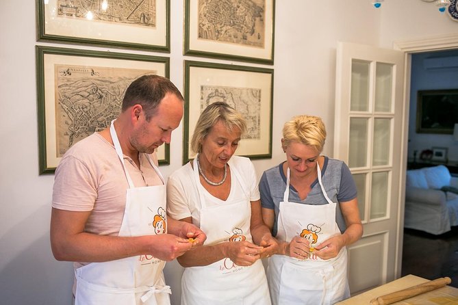 Cesarine: Cooking Class with tasting at Local's Home in Milan - Dessert finale: sbrisolona, tiramisu, or a typical local choice