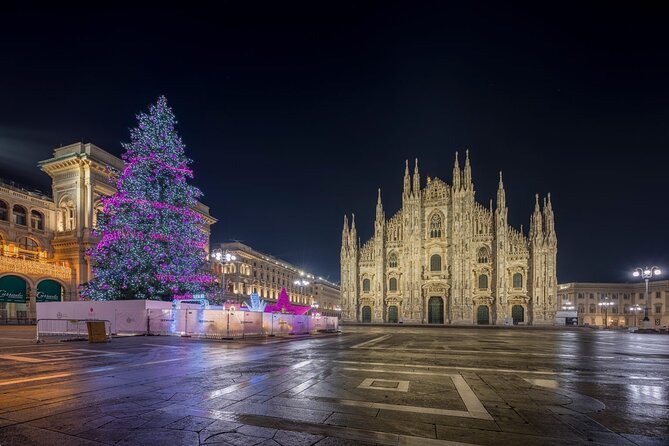 Christmas Time in Milan Walking Tour - Piazza del Duomo: lights, tree, and the Christmas market buzz