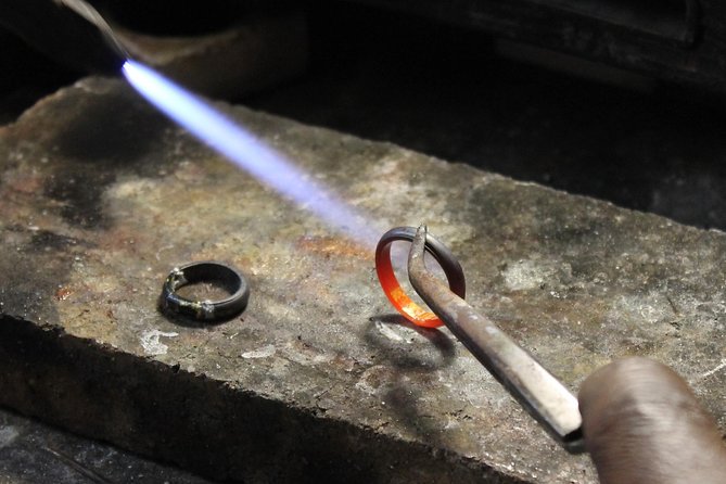 Create your wedding rings: course-experience for future spouses! - Melting and shaping: where the rings stop being an idea