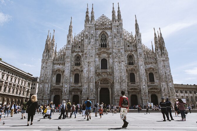 e-Scavenger hunt Milan: Explore the city at your own pace - The Duomo and Duomo Square: what to notice beyond the postcard