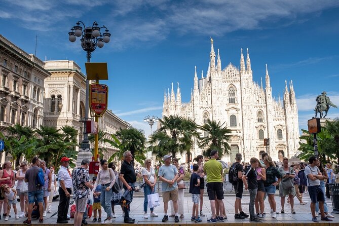 Elevated Ecstasy: Duomo Discovery & Rooftop Marvels! - Making the most of your one-hour Duomo slot