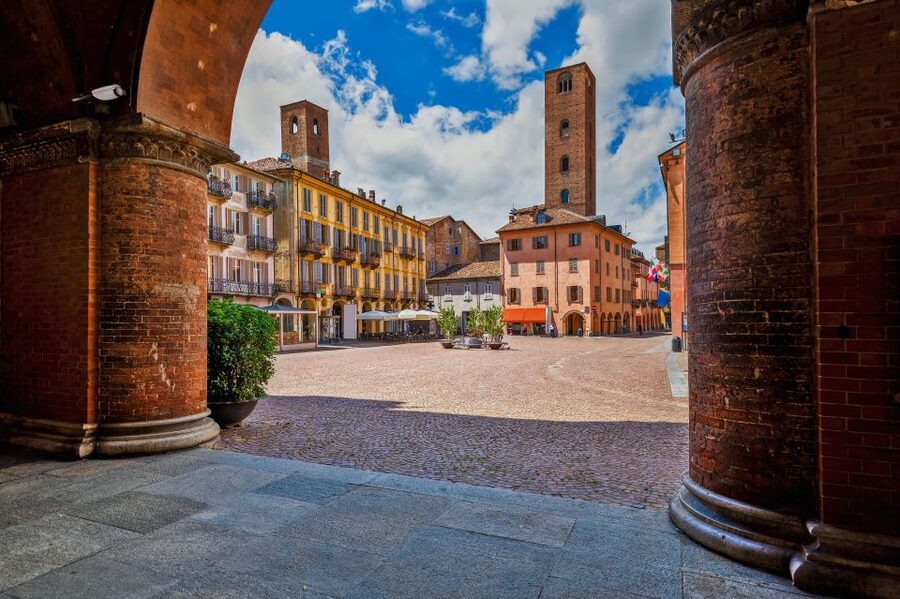 From Milan: Barolo Wine Tasting, Alba Tour and Castle Visit - Piedmont Food Without Lunch Included: How to Handle Hunger Smartly
