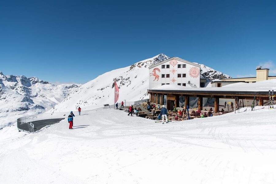 From Milan: Bernina Red Train & Lunch with Mountain Views - Riding the Bernina Red Train to Tirano: what makes it special