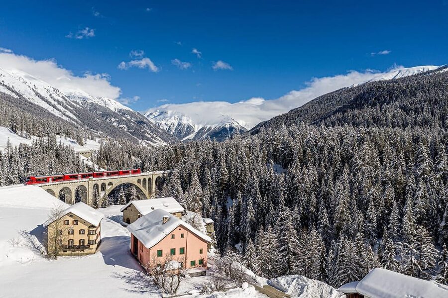 From Milan: Bernina Red Train to St Moritz Guided Tour - Piazza della Repubblica to the Alps: the Lombardy coach ride