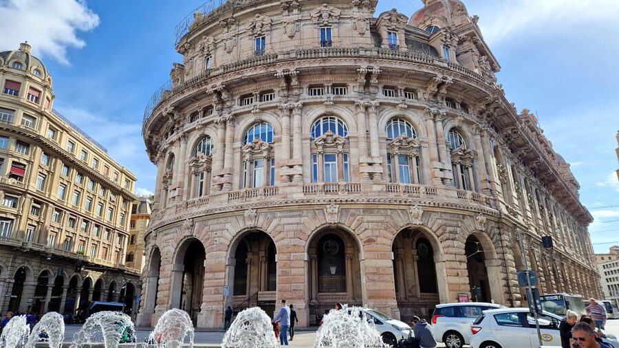 From Milan: Best of Genoa with Private Cruise to Portofino - Milan to Liguria, with a plan that mixes bus comfort and sea time