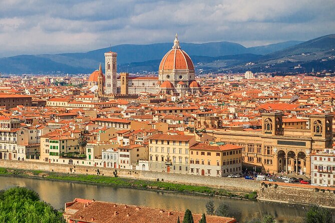 From Milan: Discover Florence & Pisa on an Exciting Full-Day Tour - Train commentary that actually helps you read the cities