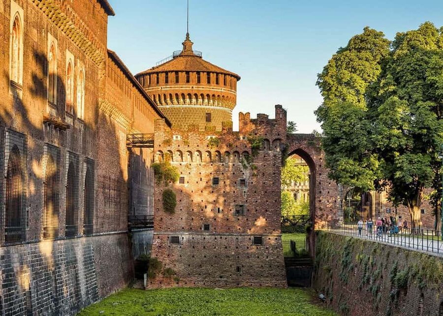 From Milan: Sforza Castle & Michelangelo's Pietà Rondanini - Meeting at Torre Filarete in Piazza Castello, avoid the first-day headache