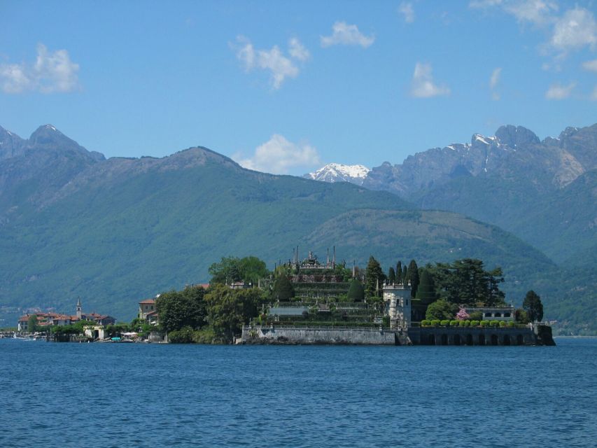 From Milan: Stresa, Alps, & Lake Maggiore Full-Day Tour - Getting started: meeting at Foro Buonaparte and riding out early
