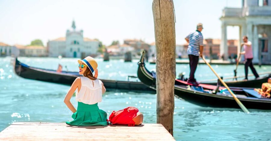 From Milan: Venice and Verona Full-Day Tour by Train - Verona in a Rush: Adige Walks, Ponte Scaliero, Castelvecchio, and Juliet