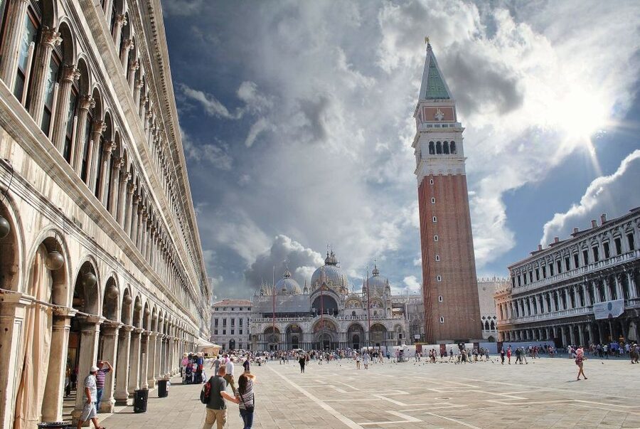 From Milan: Venice and Verona Full-Day Tour by Train - How the Bilingual Tour Leader Changes the Day (English and Spanish)