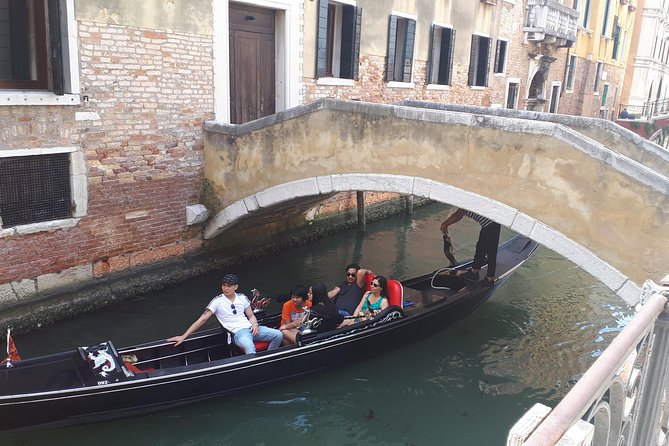 From Milan: Venice Full-Day Guided Tour With Boat Ride - San Marco guided walk: basilica square to Bridge of Sighs