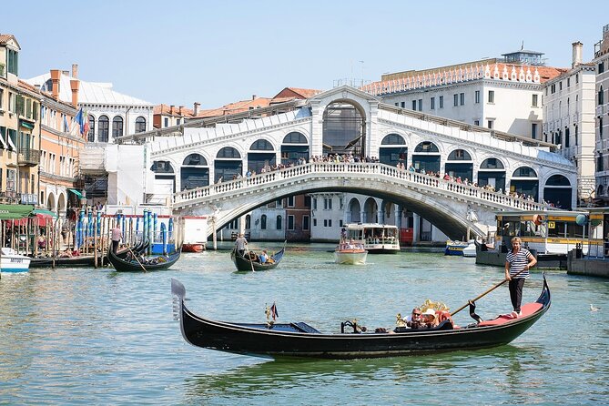 From Milan: Venice Full-Day Guided Tour With Boat Ride - Getting there in comfort, and why pickup details matter