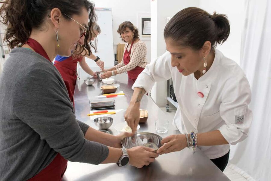 International aperitif + cooking class in Italian - The cooking plan: 3 to 4 appetizers plus 1 sweet treat