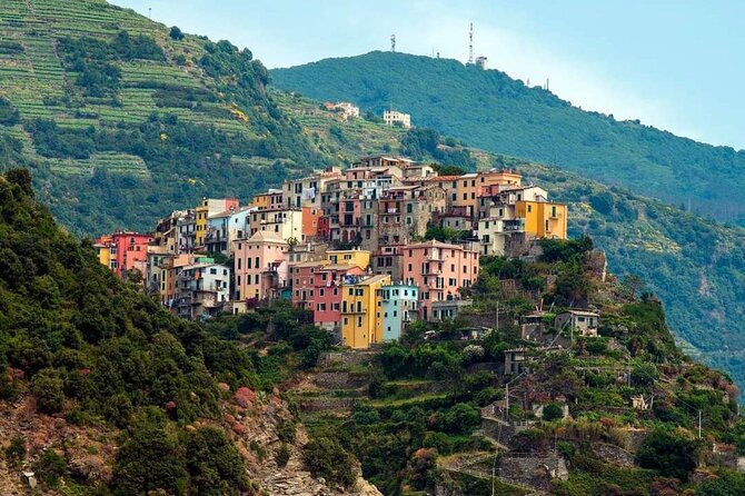 Ligurian Colors, Cinque Terre Full Day Private Transfer Excursion From Milan - Stop 3: Manarola, colorful houses and a great in-between pace