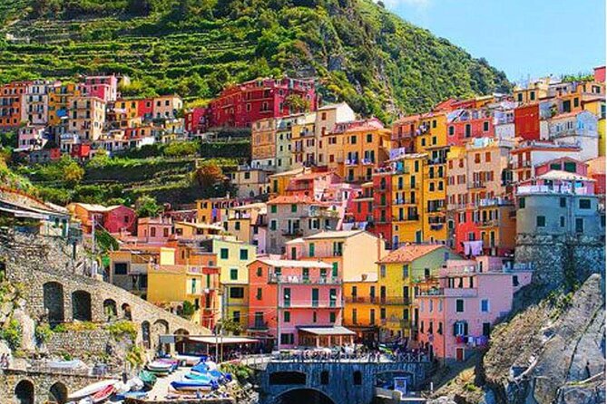 Ligurian Colors, Cinque Terre Full Day Private Transfer Excursion From Milan - Price and logistics: when this private transfer makes sense