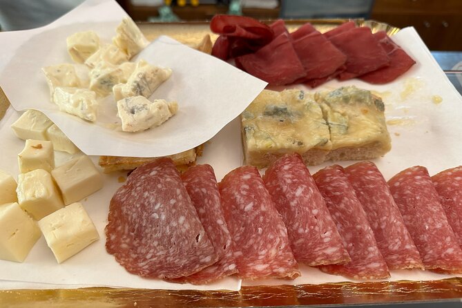 Mamma Mia! Milan Street Food Tasting and City Guided Tour - Piazza dei Mercanti (Roma): medieval Milan at street level