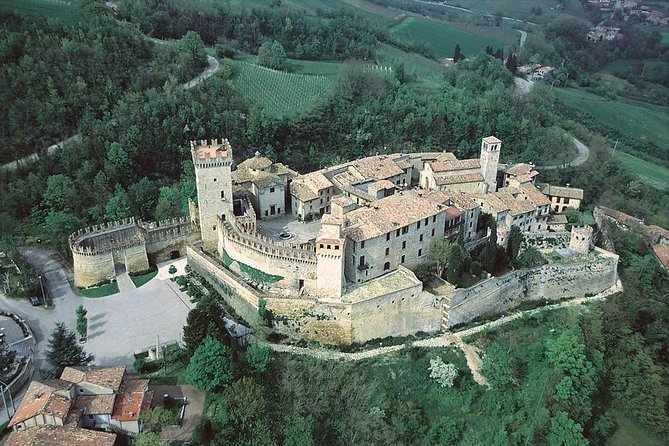 Medieval villages & Cremona Stradivari's town, tour from Milan - Downtown Cremona: walking between history, churches, and quiet streets