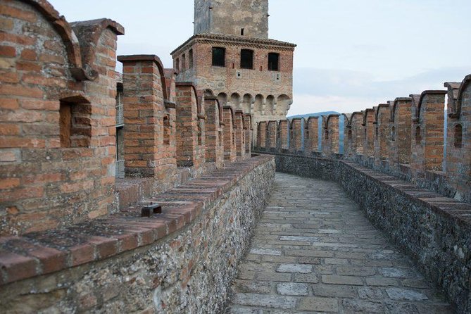 Medieval villages & Cremona Stradivari's town, tour from Milan - Private guide experience: what you gain with a small group
