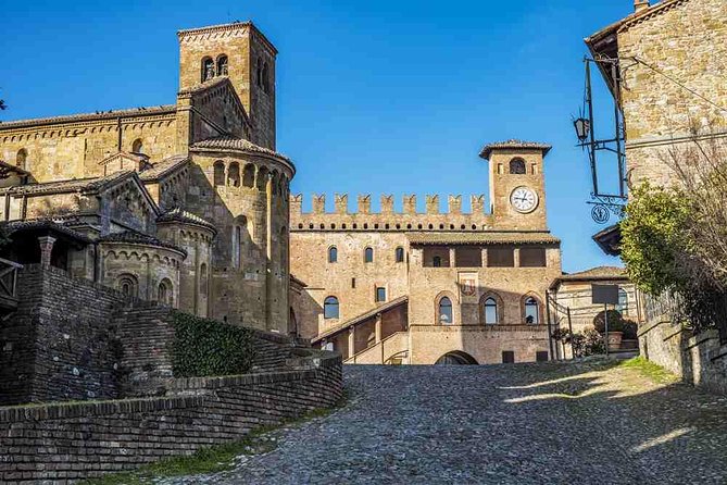 Medieval villages & Cremona Stradivari's town, tour from Milan - Pickup, timing, and how to pace an 8-hour route