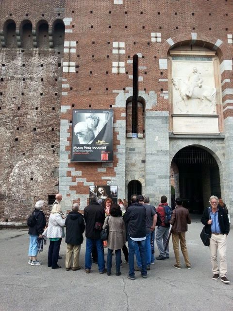 Milan: 2.5-Hour City Tour by Tram - The guide quality and pacing that make it feel easy
