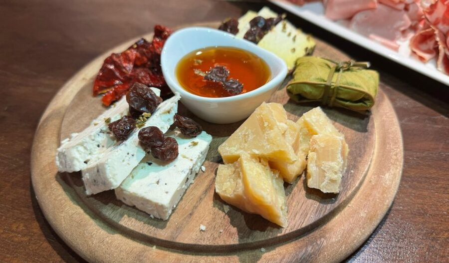 Milan: Aperitivo with Food Selection & a Glass of Wine - Milan Aperitivo at Autentico: Why This Format Feels So Right