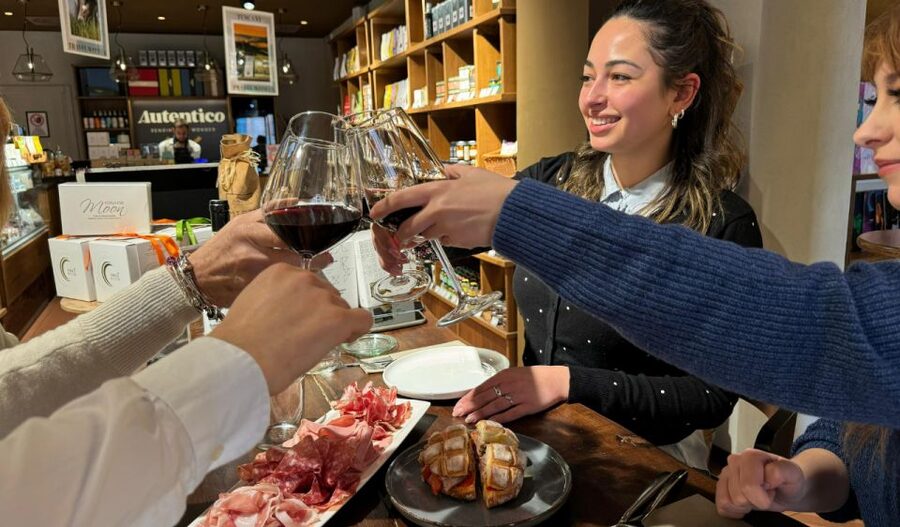 Milan: Aperitivo with Food Selection & a Glass of Wine - Choosing Your Glass of Italian Wine Without Guesswork