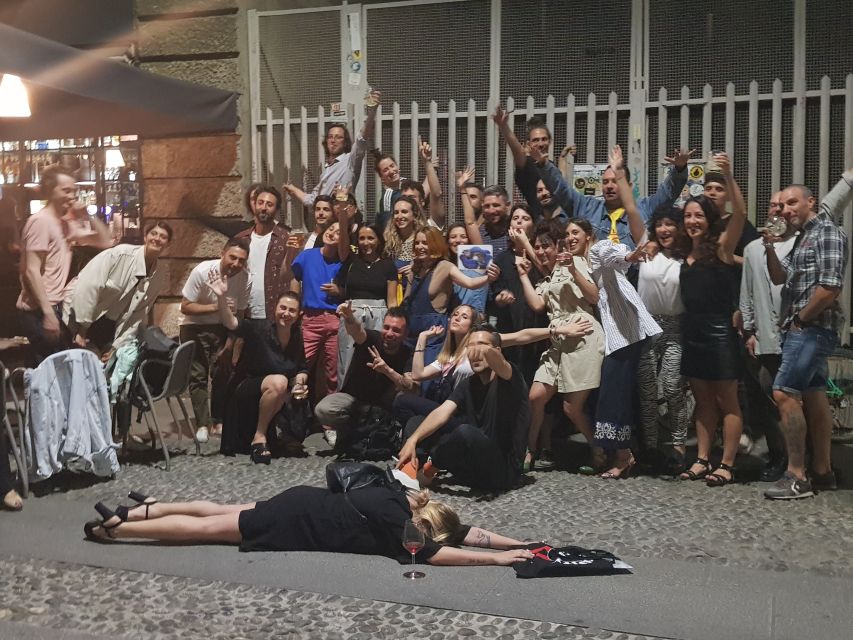 Milan: Bar-Hopping Tour with Welcome Drink - Stop 1 at Piazza Duomo 20: your welcome drink, your first story