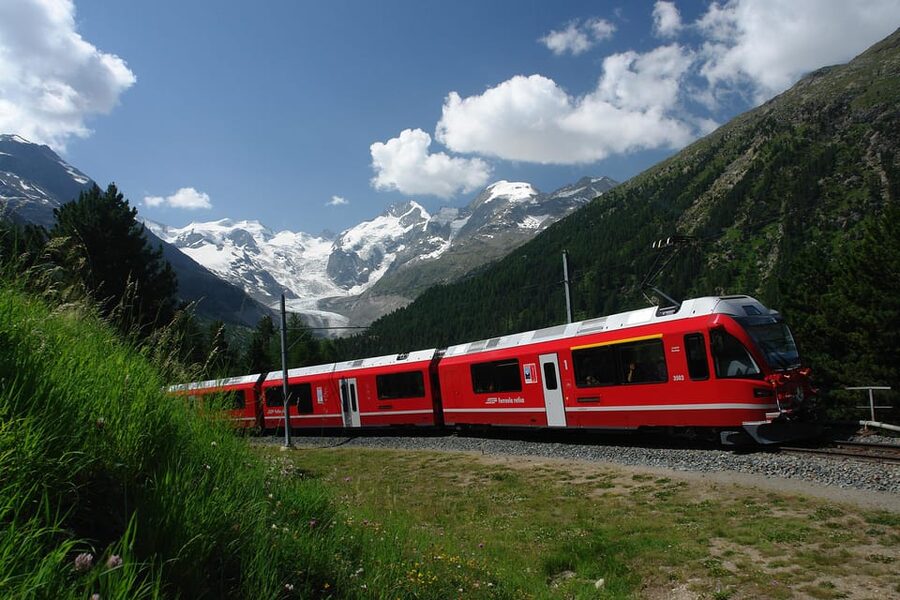 Milan: Bernina and Glacier Train Tickets & Sankt Moritz Tour - Bernina Red train: what the views feel like as the day climbs