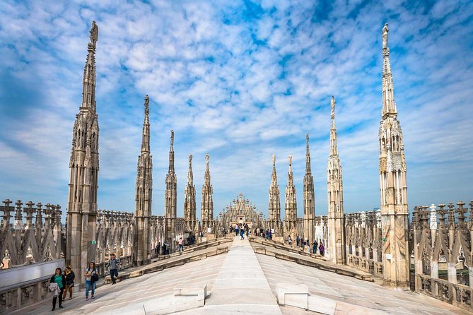 Milan: Best of Skip-the-Line Duomo Rooftops Guided Tour - Getting Oriented at 12oz Coffee Joint and Starting on Time