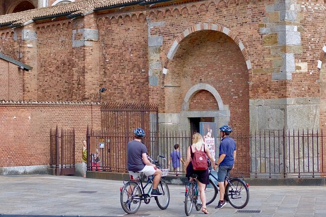 Milan: Bicycle Tour Live Tourist Guide 3 hours and half - Duomo Outdoors, Galleria Vittorio Emanuele II, and Piazza della Scala