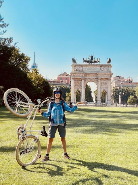 Milan: Bike tour of the city - Porta Nuova to Brera: riding from modern edges into artsy streets