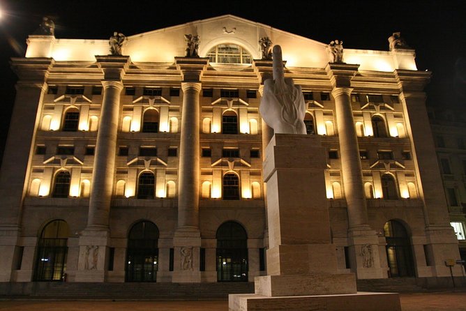 Milan by night private guided tour, by car - Palazzo Mezzanotte and the stock exchange zone: quick city pulse