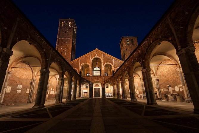 Milan by night private guided tour, by car - Timing and meeting point: what to do at 8:30 pm