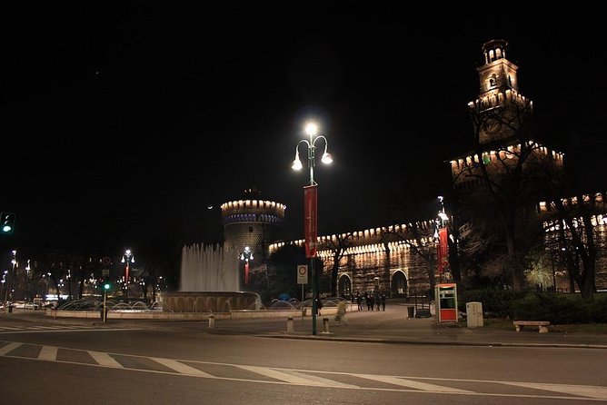 Milan by night walking experience - Headphones, Group Size, and Why Audio Can Make or Break It