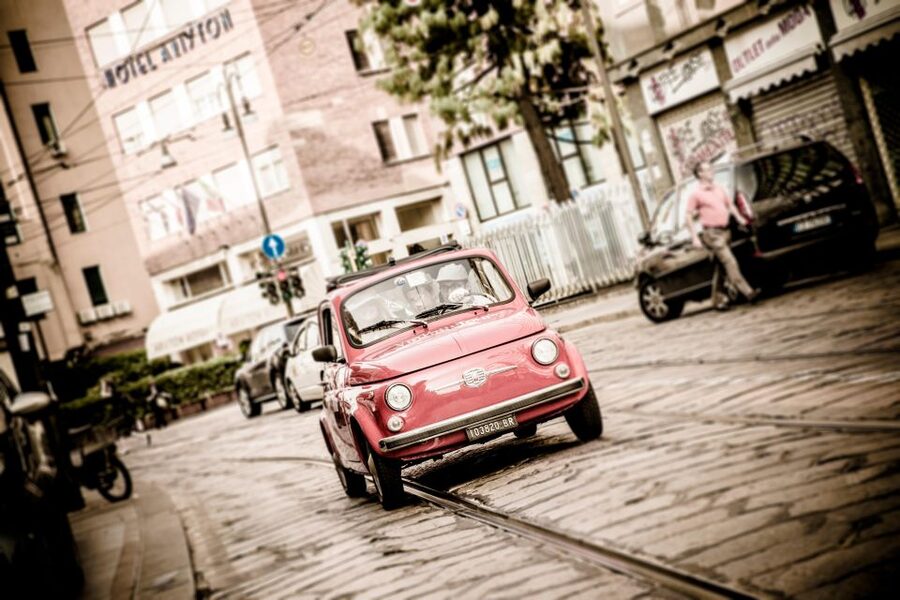 Milan: Canals Tour by Vintage Fiat 500 (2hs, 2 stops) - Live commentary in English and Italian: what it adds to your photos