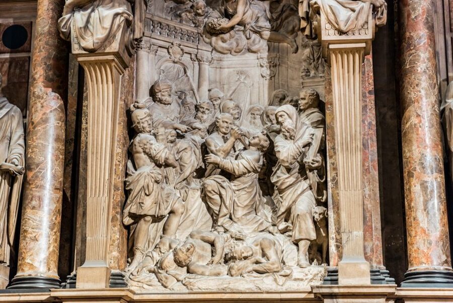 Milan: Cathedral and Terraces Guided Experience - Inside the Duomo: stained glass, mosaics, statues, and what to notice