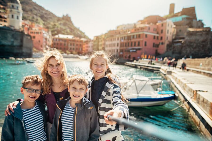 Milan: Cinque Terre Full-Day Guided Trip With Cruise - How the train and coastal rhythm wrap up: Sestri Levante and the ride back