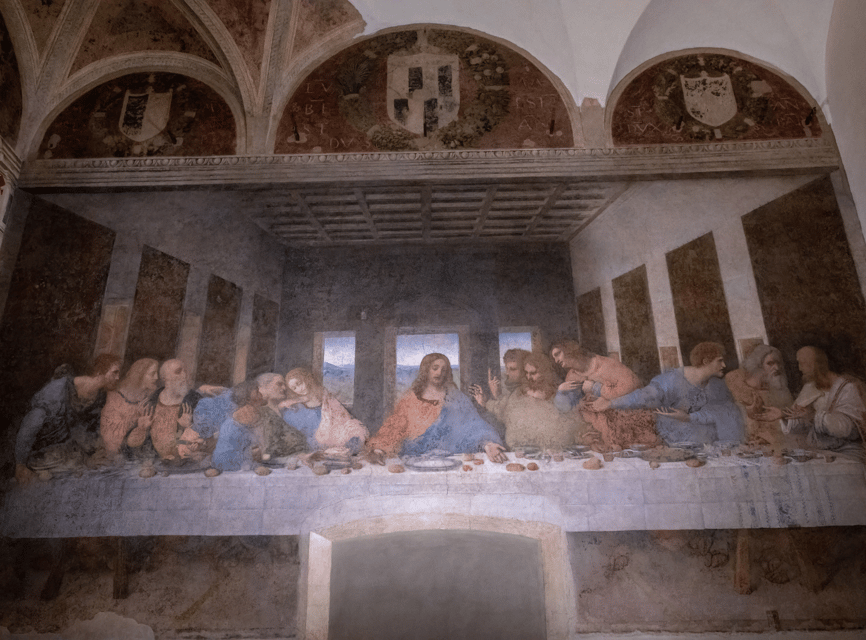 Milan: Da Vinci's Last Supper & Duomo Rooftop Terraces Tour - Standing before The Last Supper with skip-the-line timing