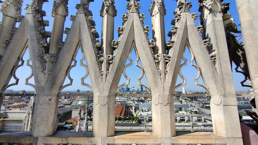 Milan: Da Vinci's Last Supper & Duomo Rooftop Terraces Tour - What to bring and what to skip for a smooth day