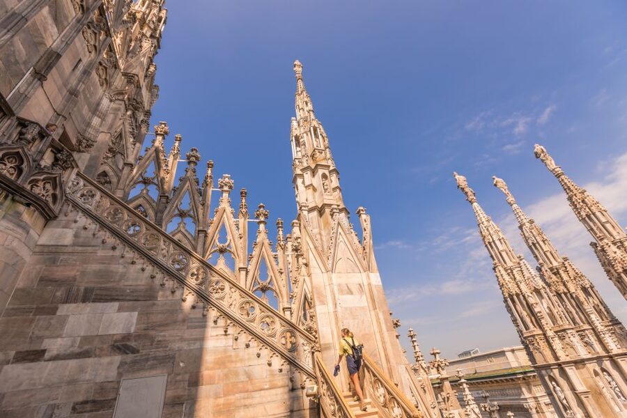 Milan Duomo and Rooftop 2-Hour Guided Tour - Meeting at Piazza del Duomo, Starting Under the Mondadori Arches