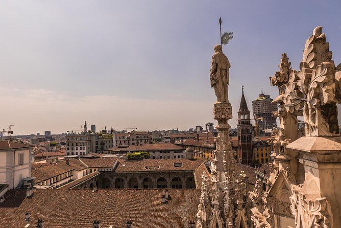 Milan Duomo Rooftop Terrace Guided Tour - Rooftop Duomo: Why the view beats the street-level photos
