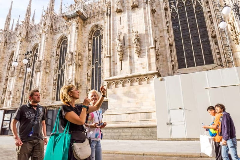 Milan Duomo Rooftops Tour + Optional Hop-on-Hop-off ticket - Navigating Crowds on Narrow Terraces