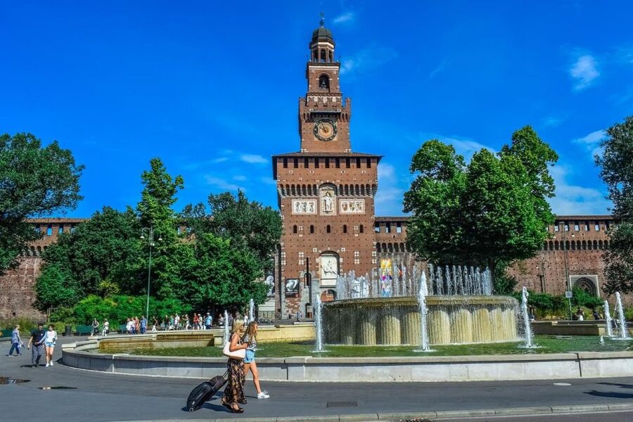 Milan: Duomo, Sforza Castle, and Pieta Guided Tour - Milan Duomo: Skip-The-Line Entry and What to Watch for on the Facade