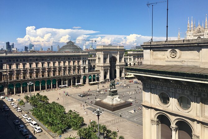 Milan Duomo, Sforza Castle and Pieta Guided Tour with Tickets - Galleria to Piazza della Scala: La Scala, Leonardo, and city hall views